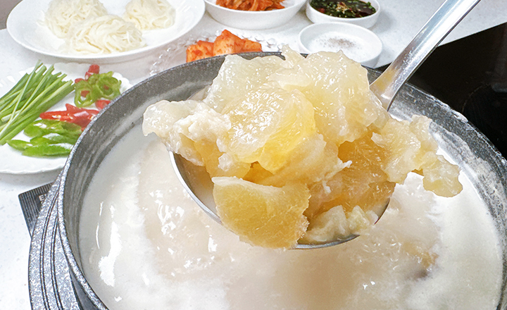 진한 사골<br>도가니탕